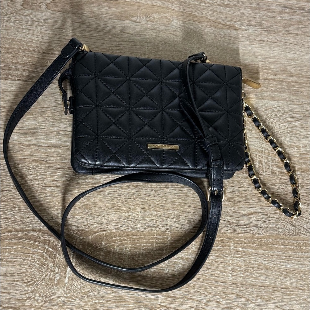 Vince Camuto Doyle Black Leather Quilted Small Crossbody Bag Wristlet Purse - Picture 11 of 11